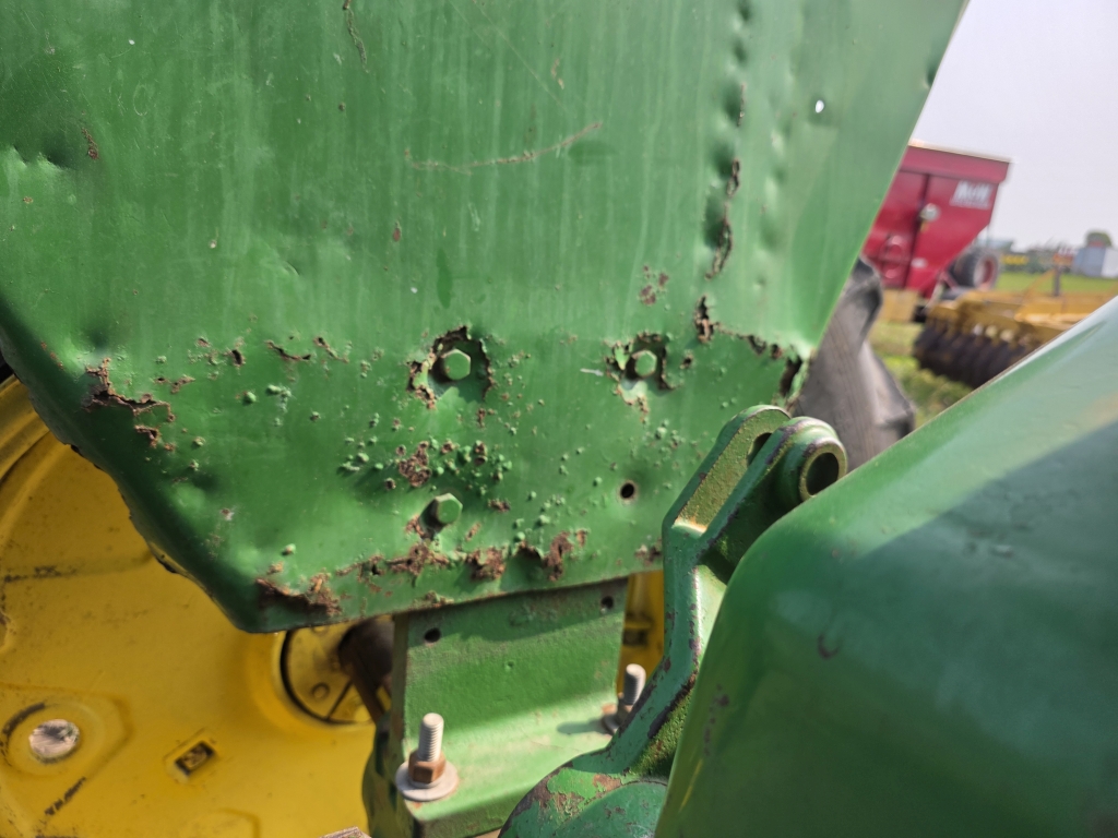 John Deere 3010