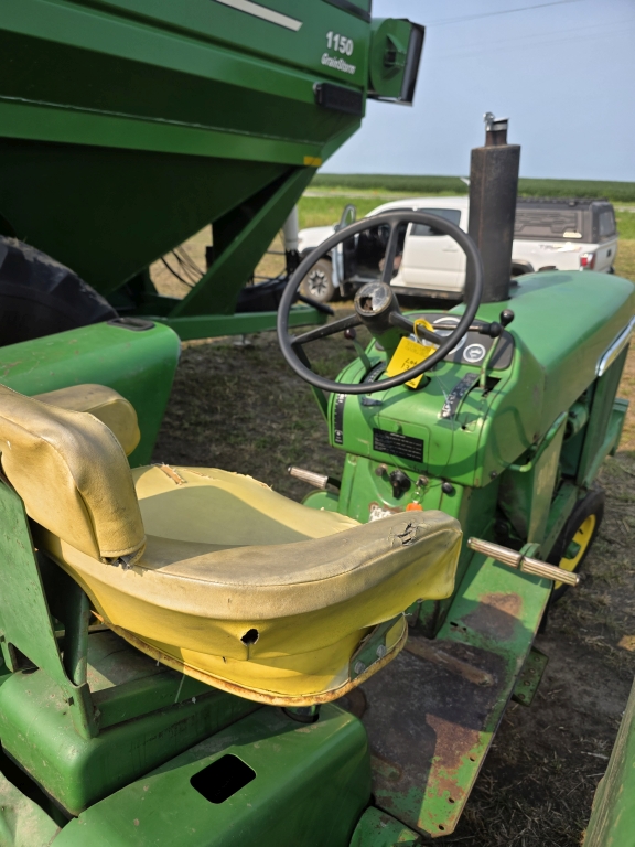 John Deere 3010