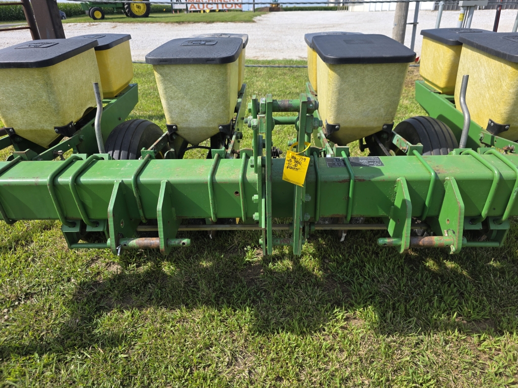 John Deere 7000