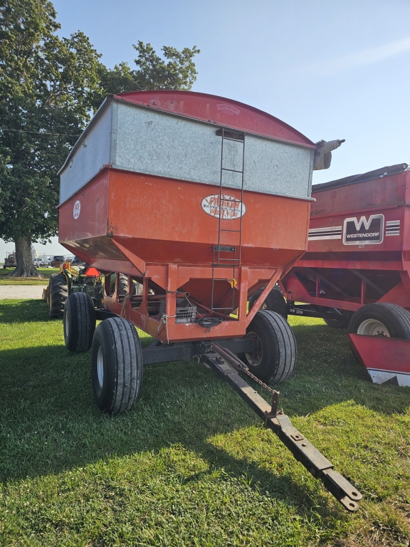 Ficklin 4500 Gravity Wagon