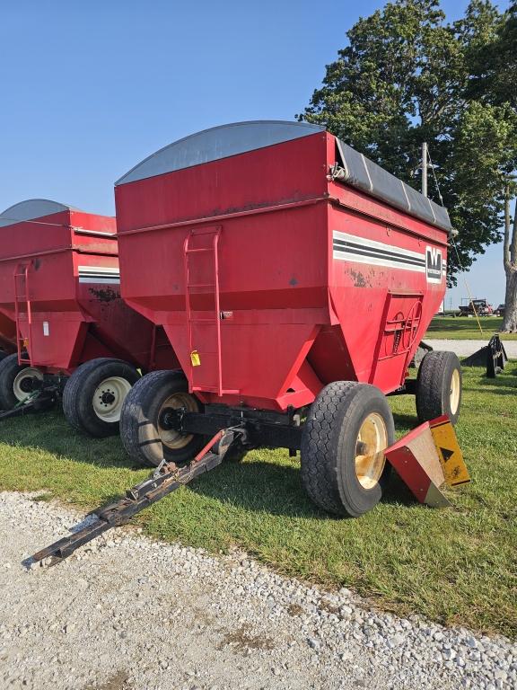 Westendorf 400 Bushel Gravity Wagon