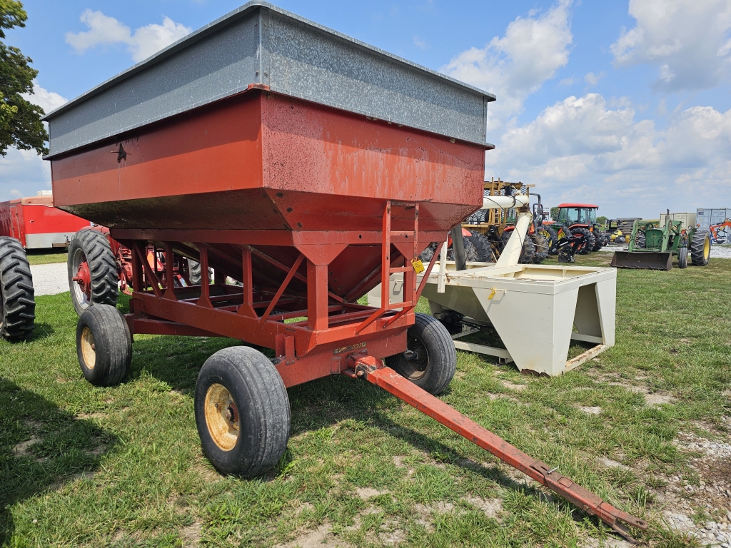 Bradford 335 Gravity Wagon