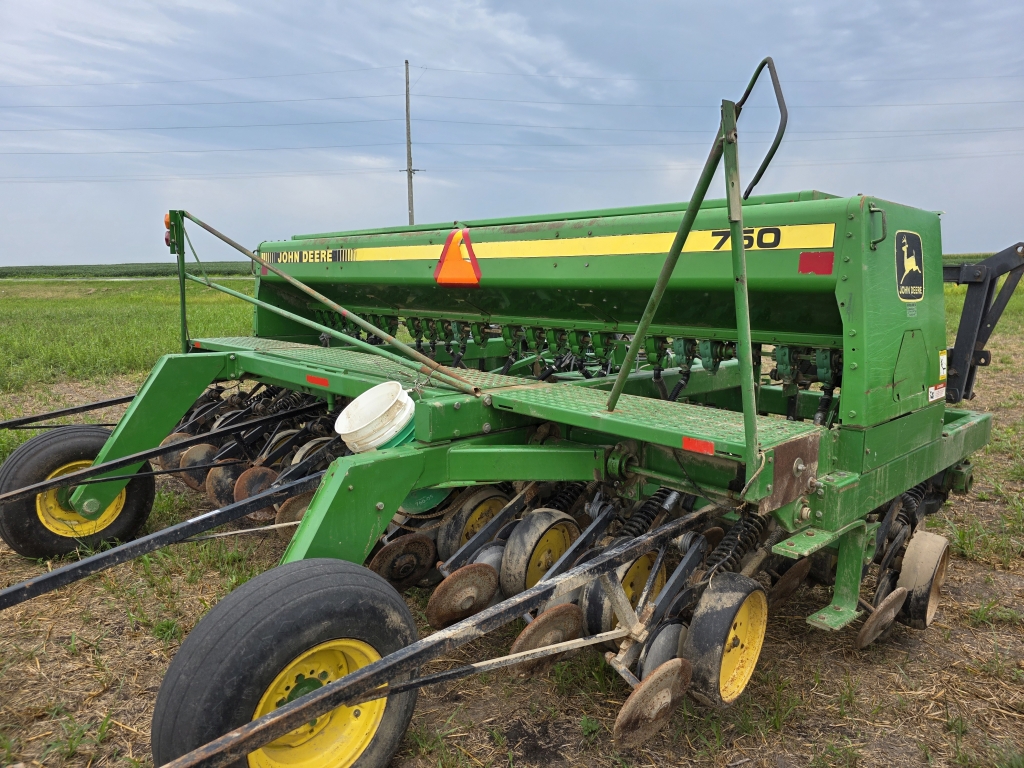 John Deere 750
