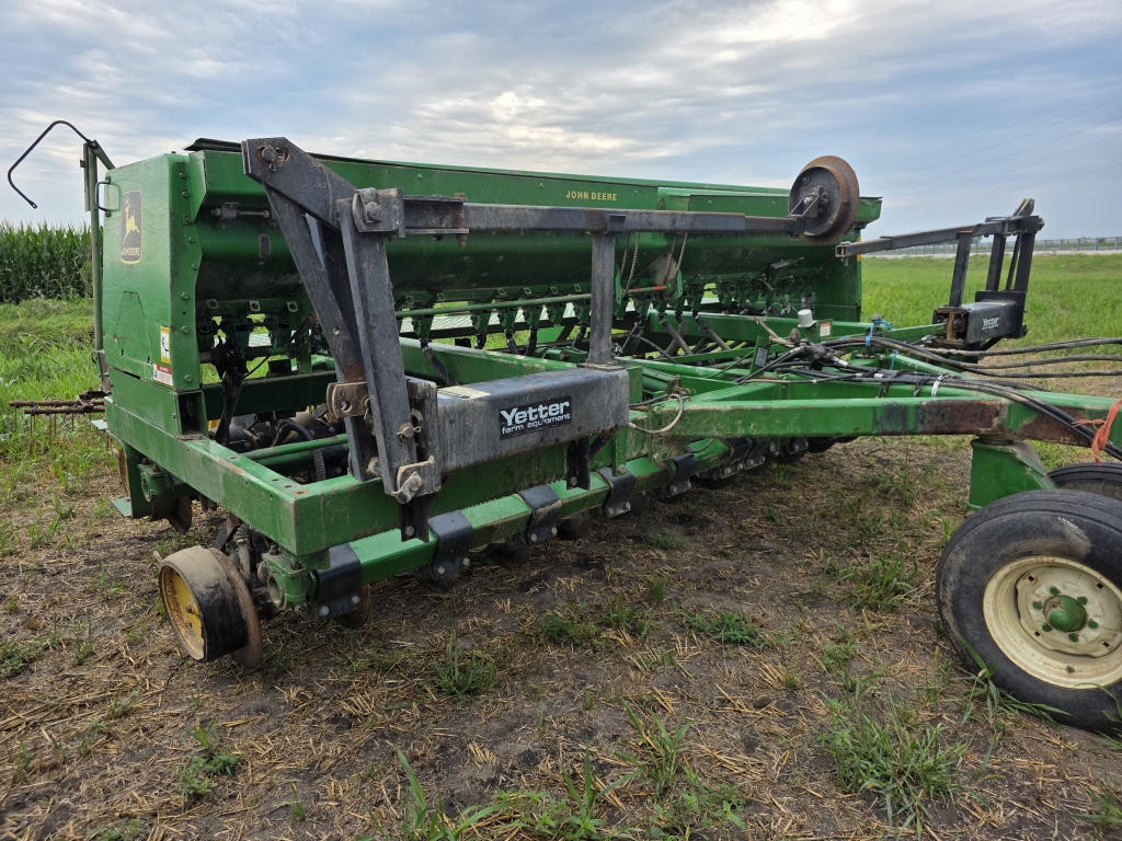 John Deere 750