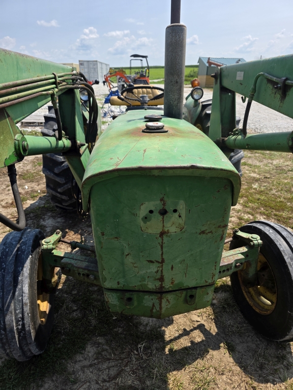 1974 John Deere 830