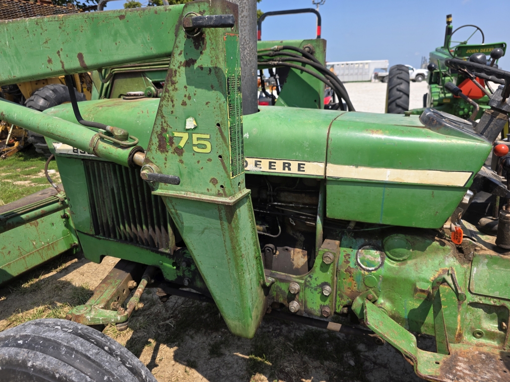 1974 John Deere 830