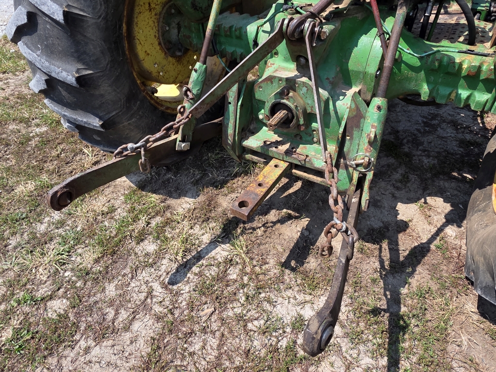 1974 John Deere 830