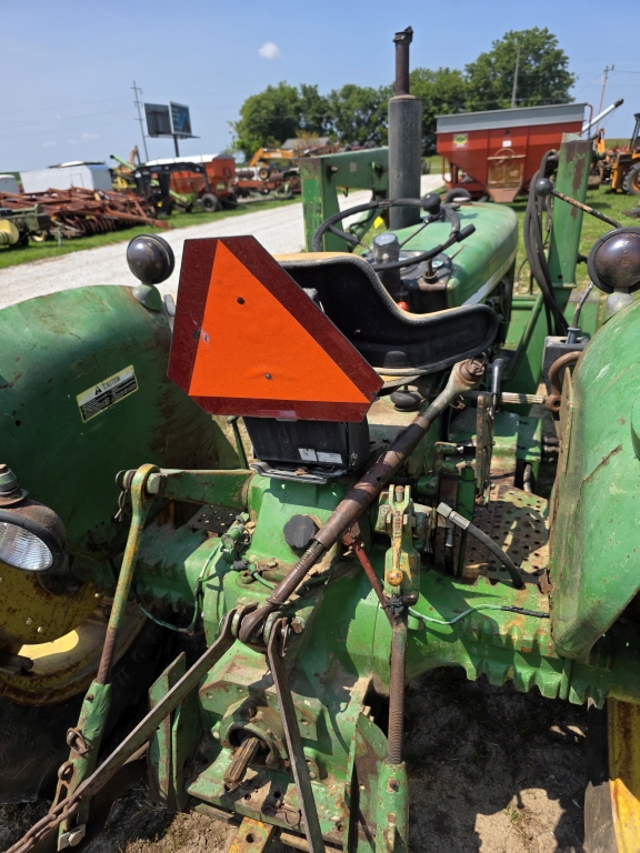 1974 John Deere 830