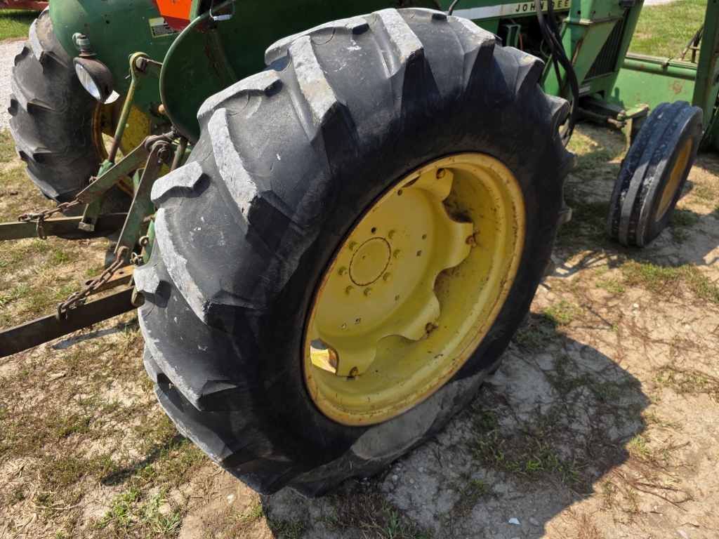 1974 John Deere 830