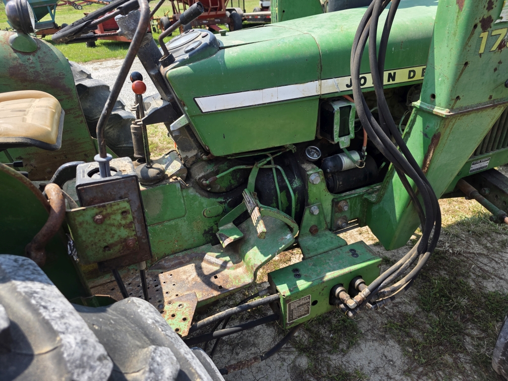 1974 John Deere 830
