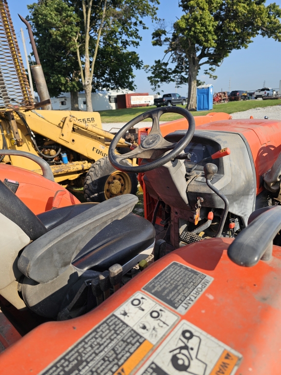 2004 Kubota L3940