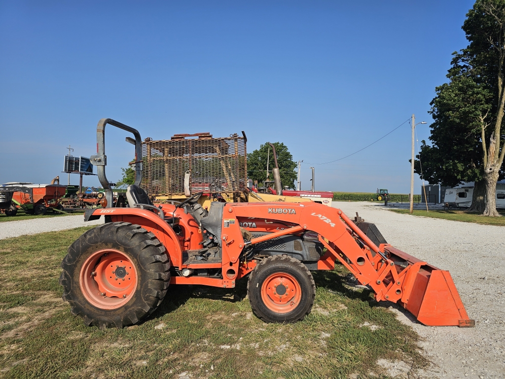 2004 Kubota L3940