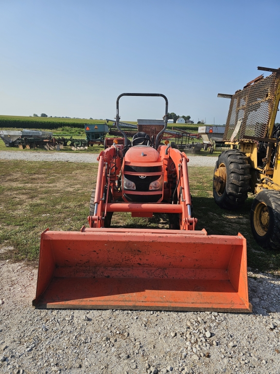 2004 Kubota L3940