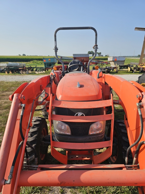 2004 Kubota L3940