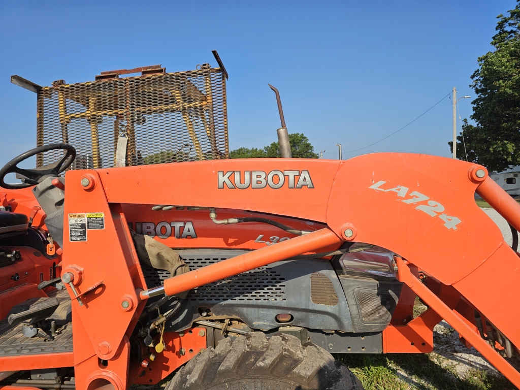 2004 Kubota L3940