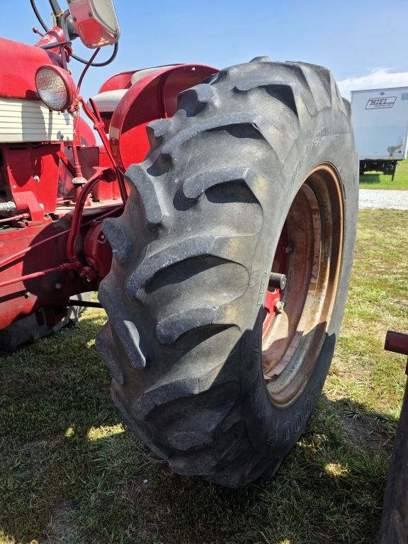 Farmall 560