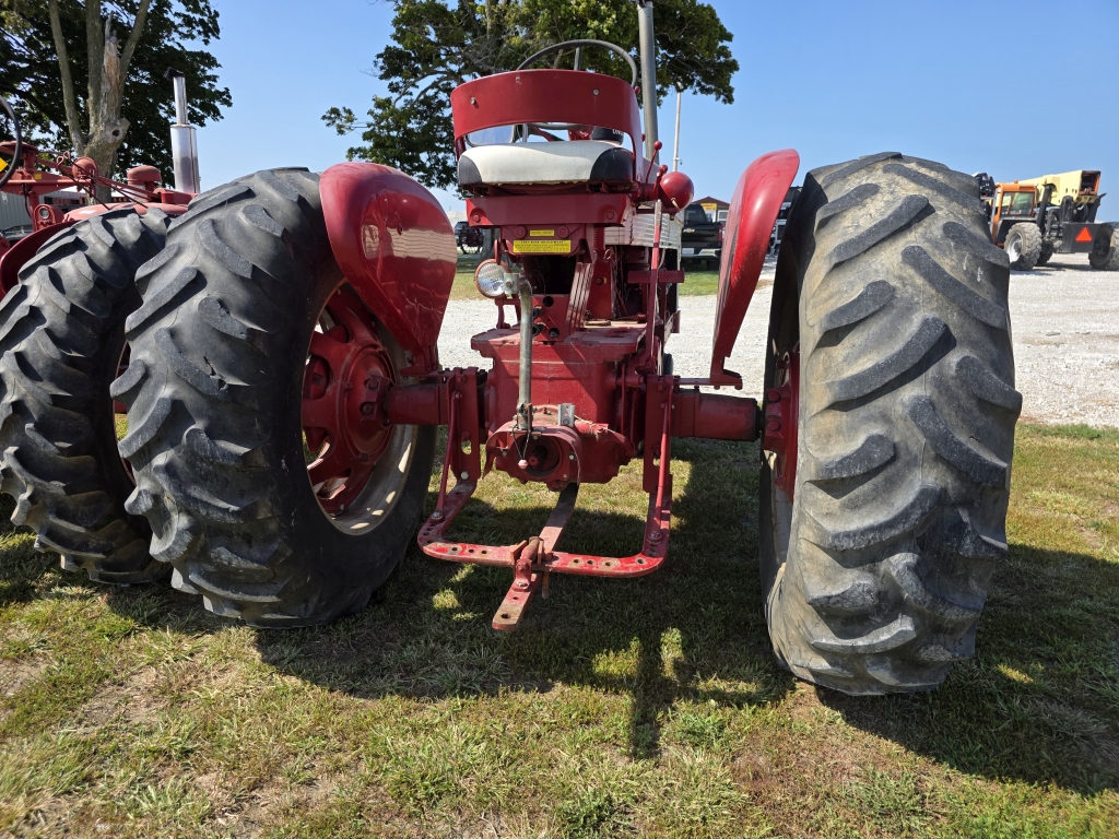 Farmall 560
