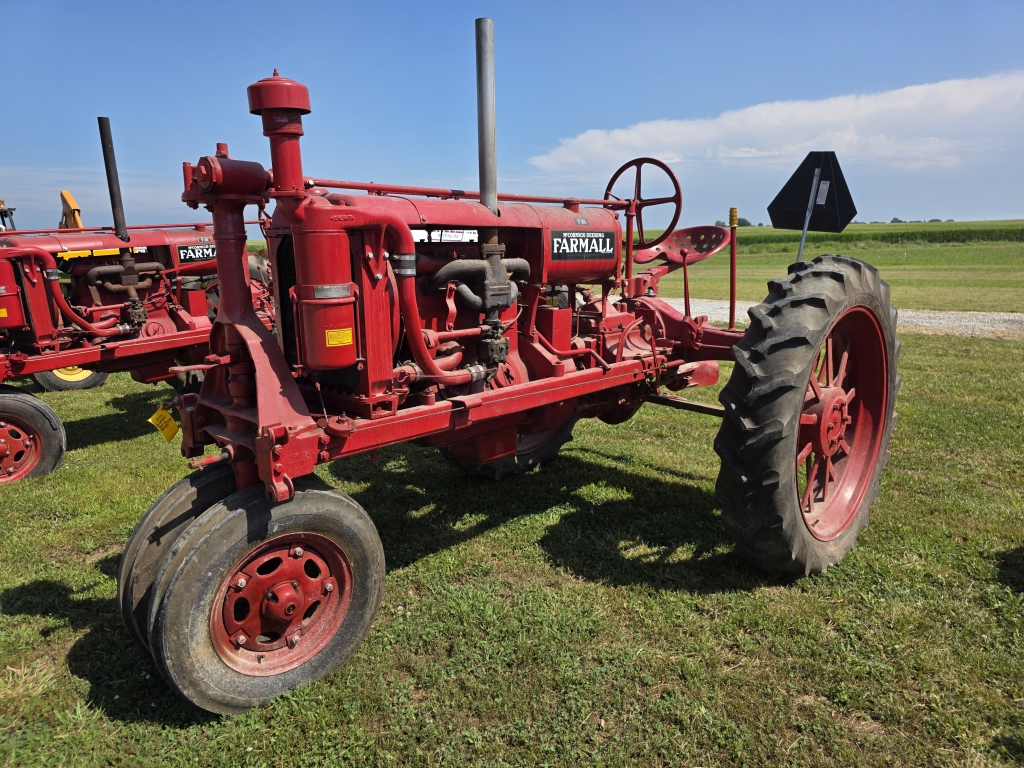 Photo of a  Farmall F20