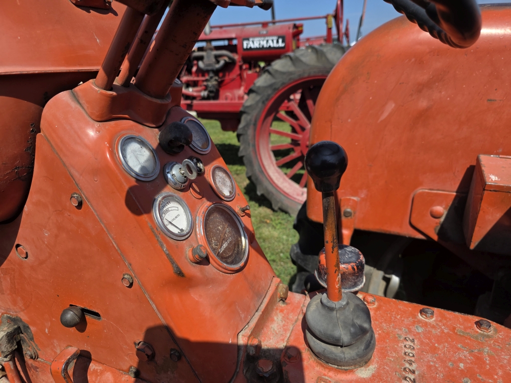 Allis Chalmers D17
