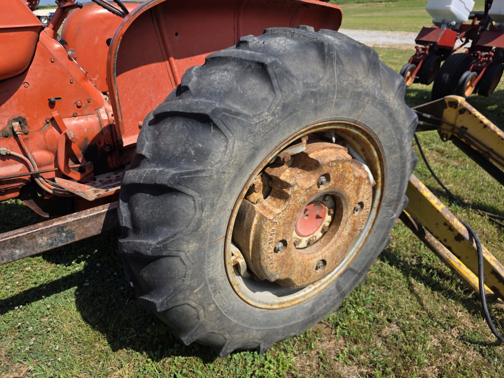 Allis Chalmers D17