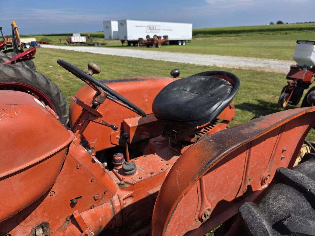 Allis Chalmers D17