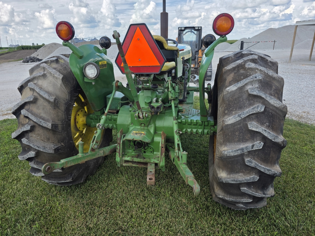 John Deere 2460