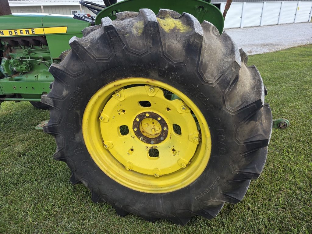 John Deere 2460