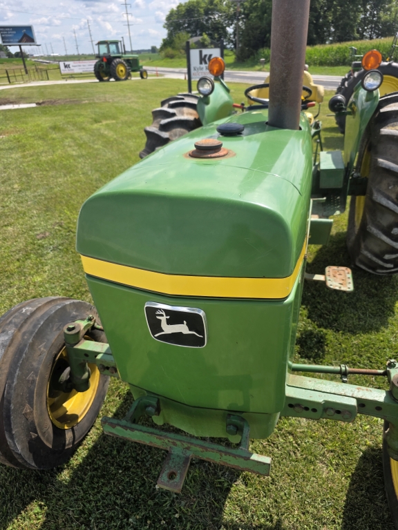 John Deere 2460