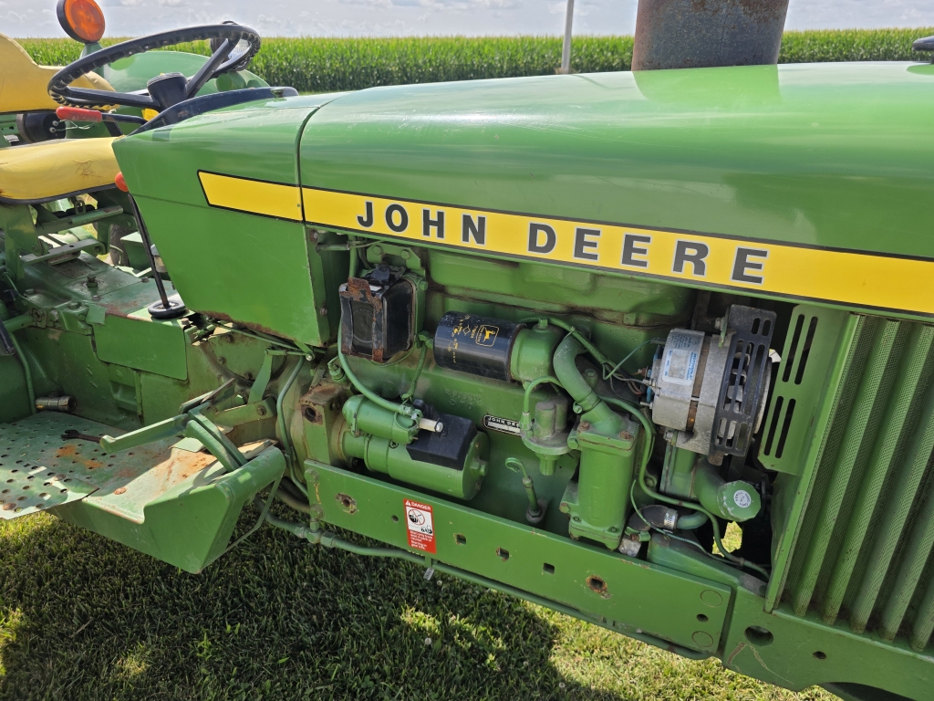 John Deere 2460