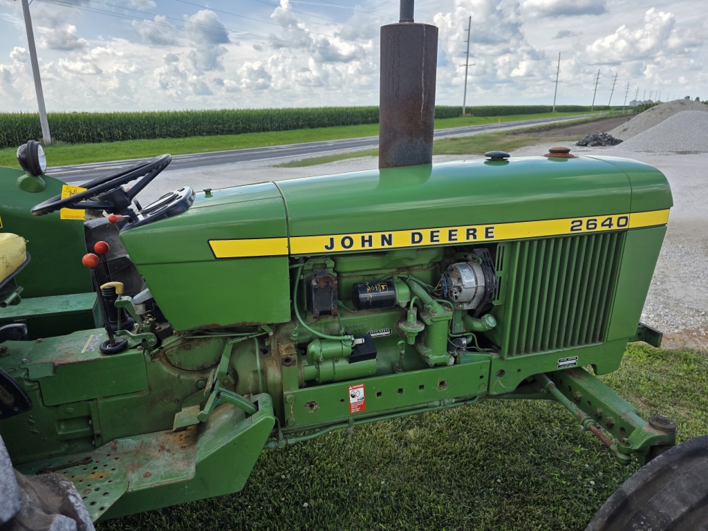 John Deere 2460