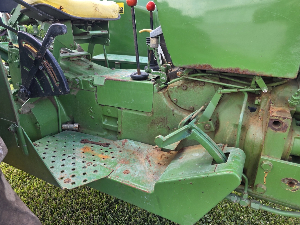 John Deere 2460