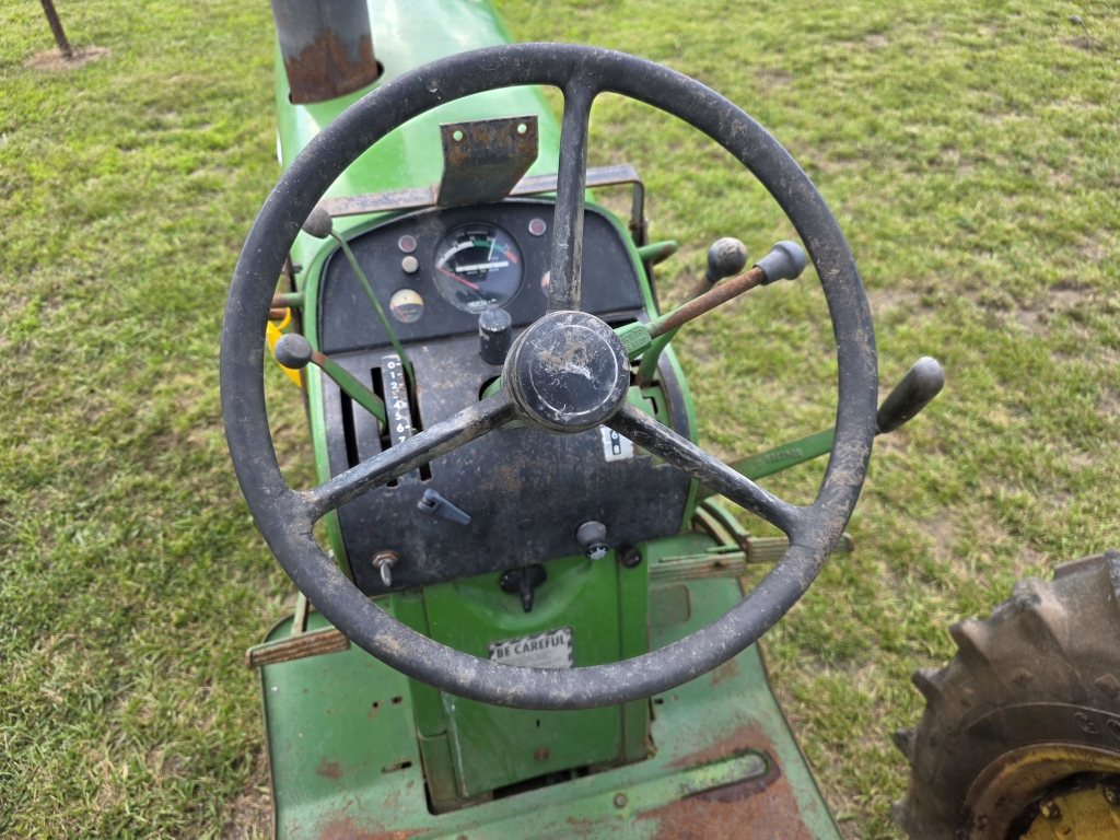 John Deere 3020