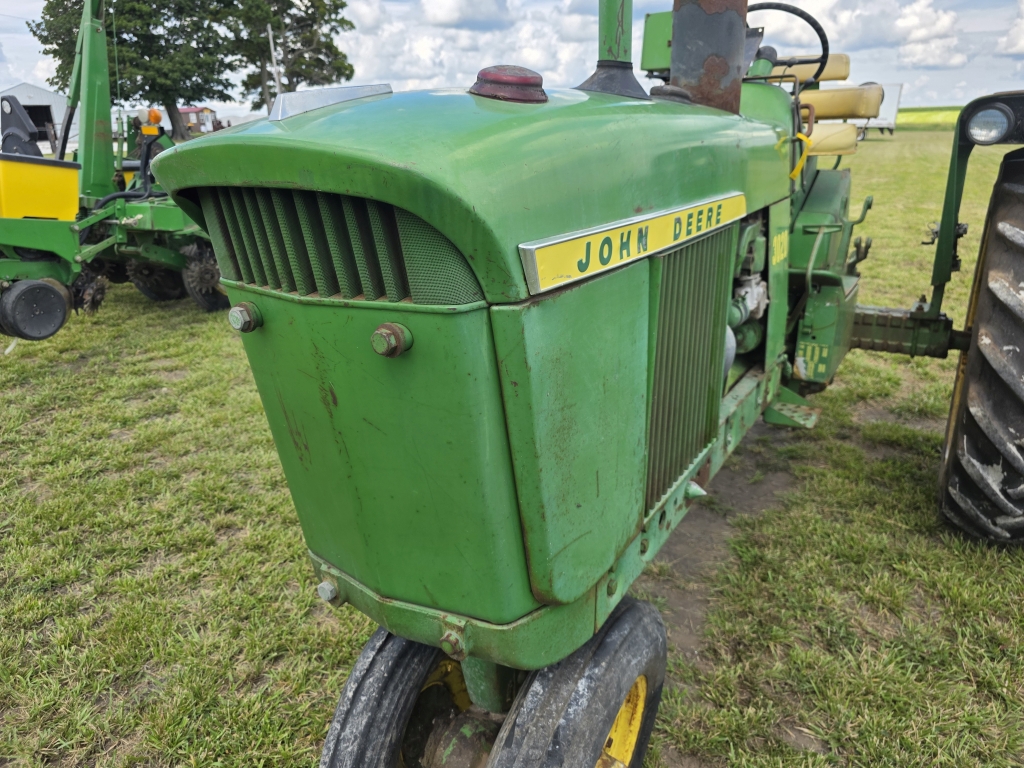 John Deere 3020