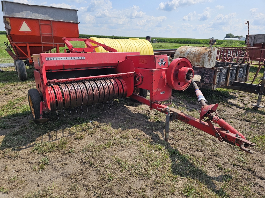 Photo of a  Massey Ferguson 12
