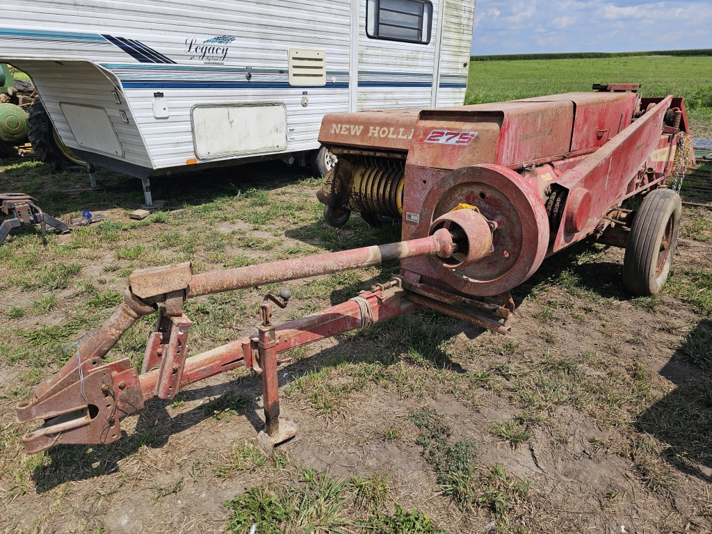 New Holland 275