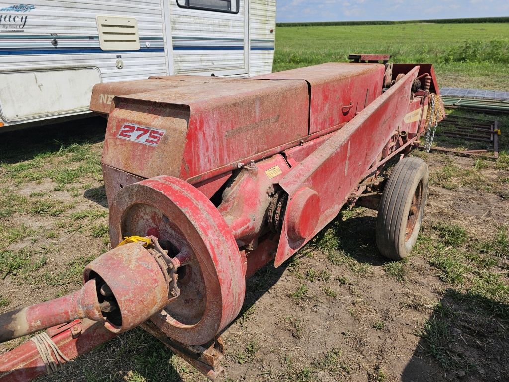 New Holland 275