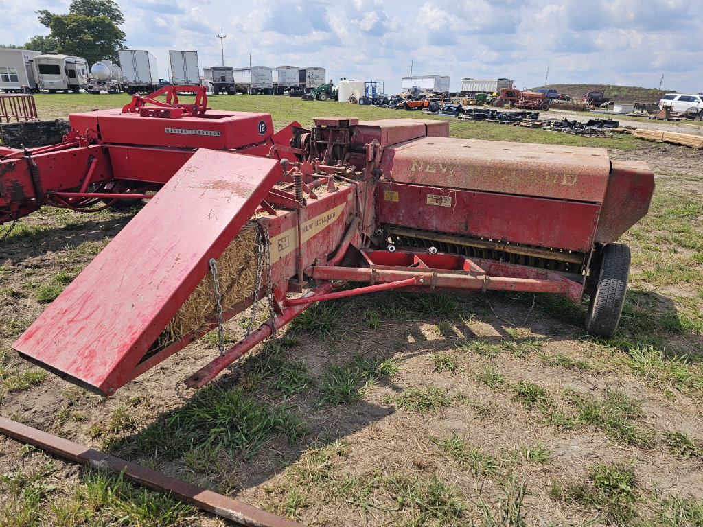 New Holland 275