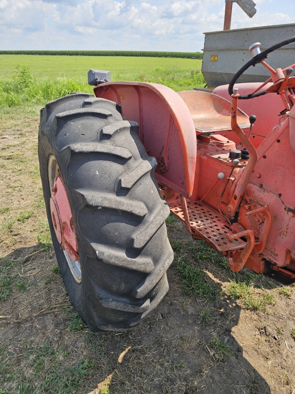 Allis Chalmers D17