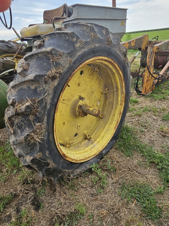 John Deere 620