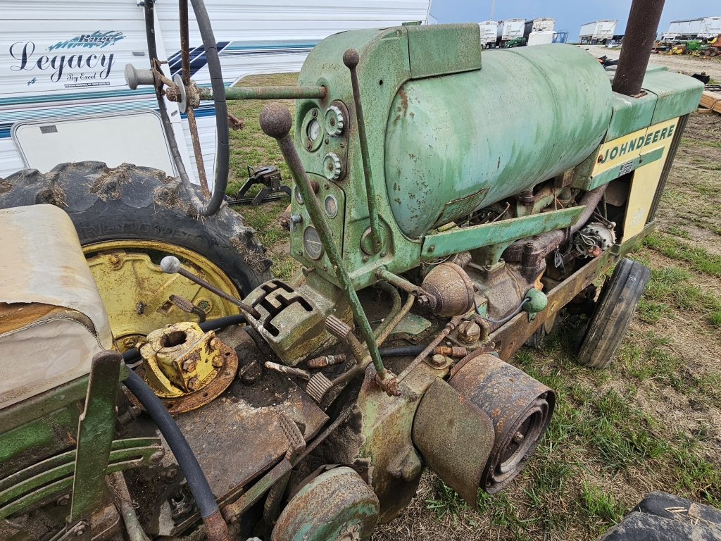 John Deere 620