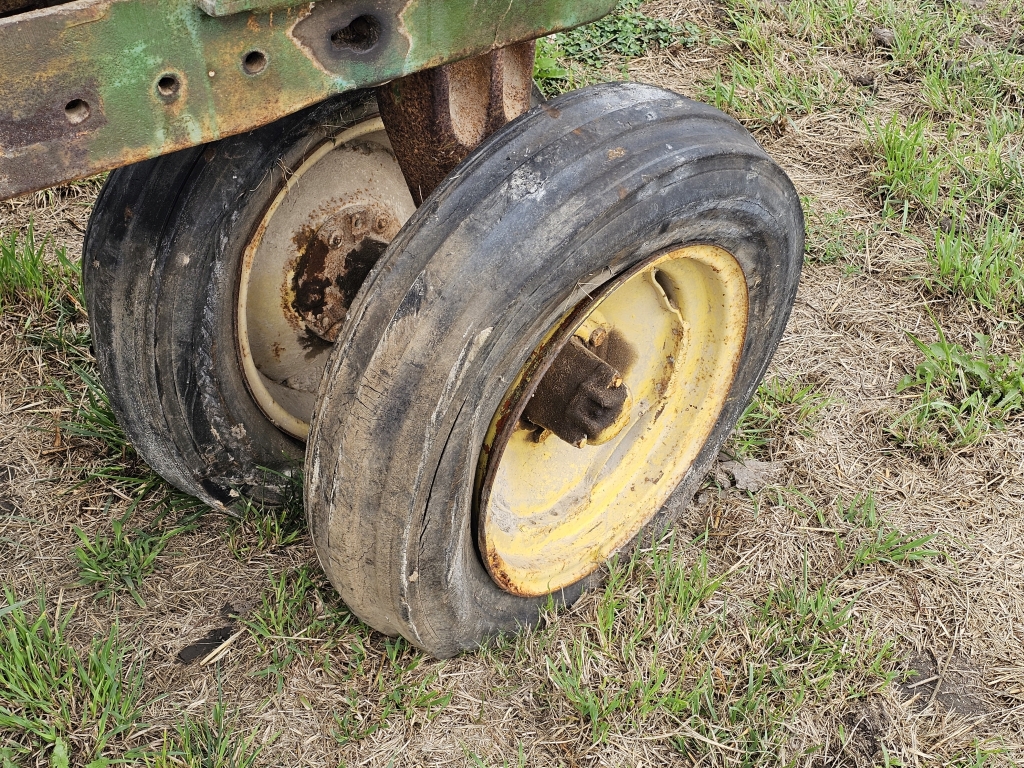 John Deere 620