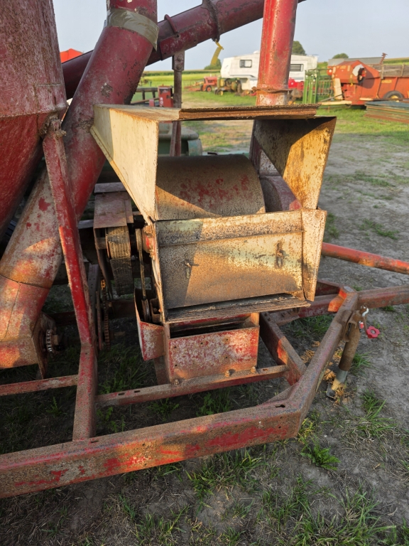 Gehl GRINDER