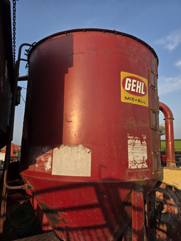 Gehl GRINDER