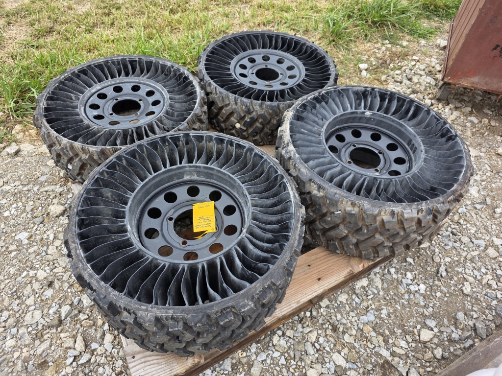 Brand-New Set Of Michelin Tweels