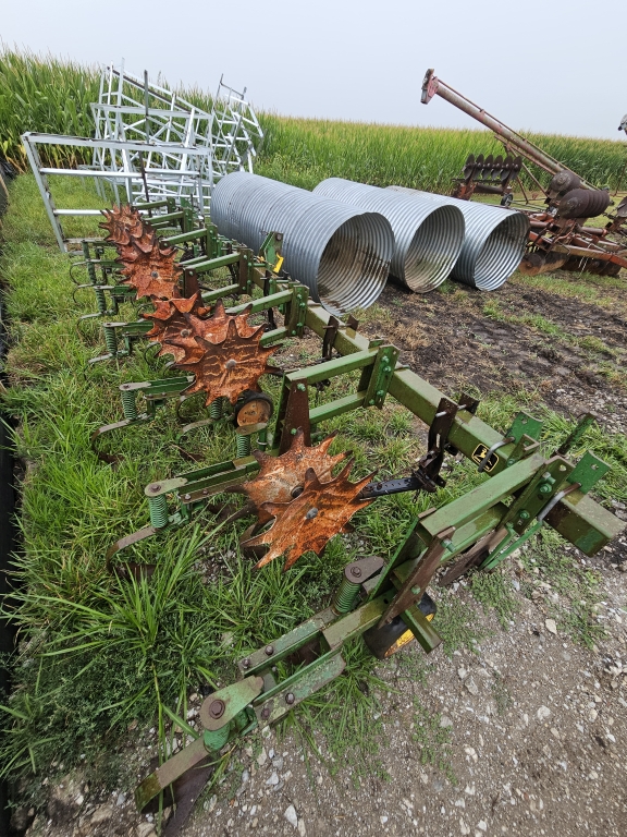 John Deere 825