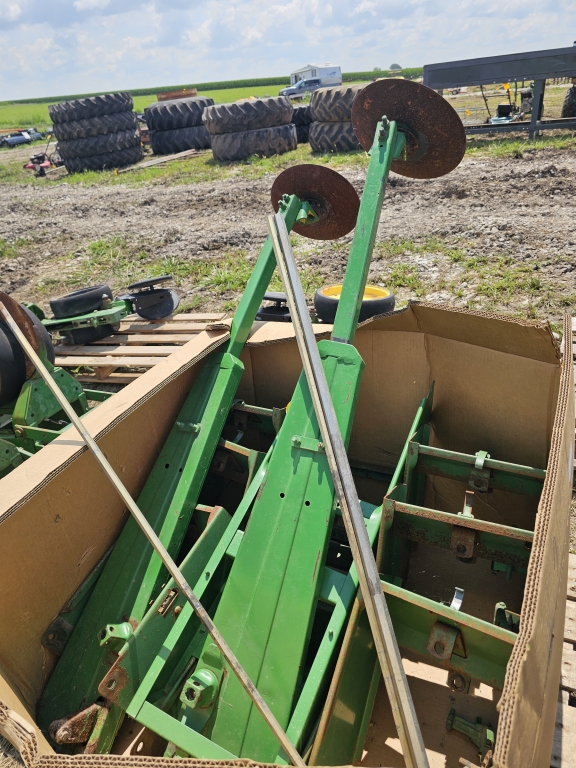  John Deere 7000