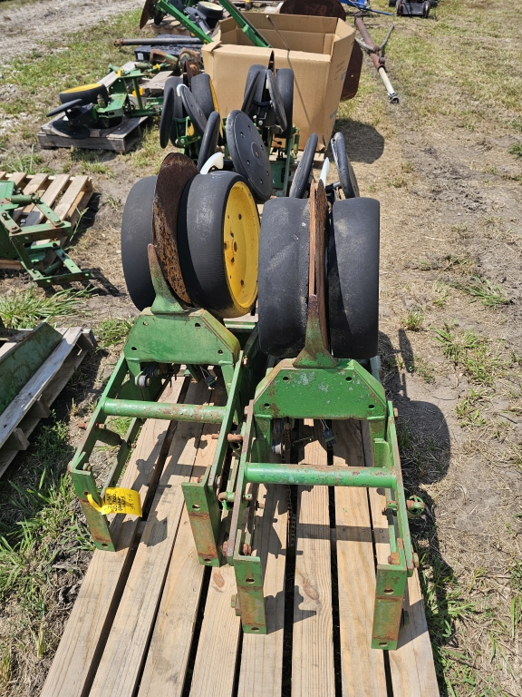 John Deere 7000
