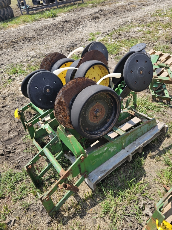  John Deere 7000