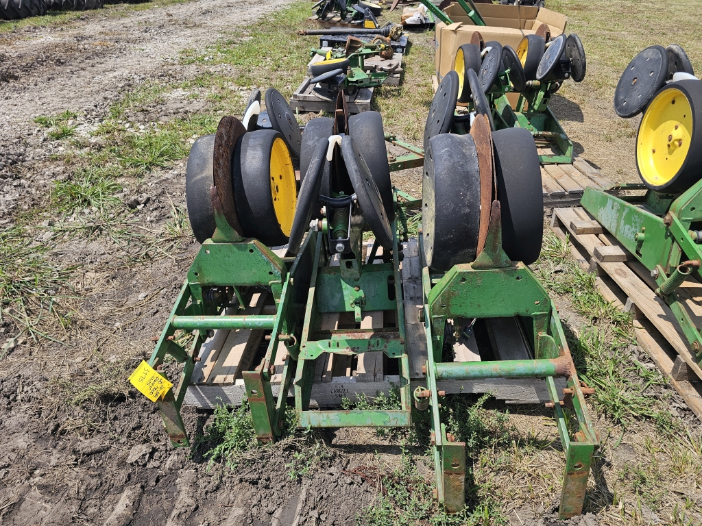 John Deere 7000