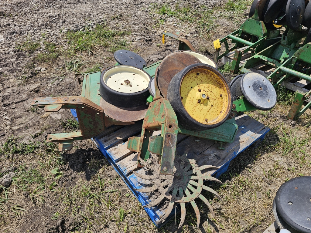  John Deere 7000